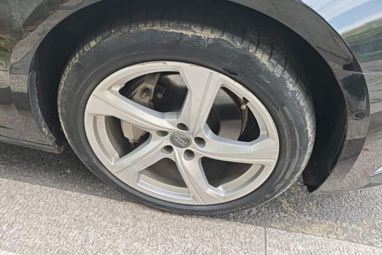 Used Audi A6L 2022 45 TFSI quattro Prestige Elegant Edition Right Front Wheel Hub