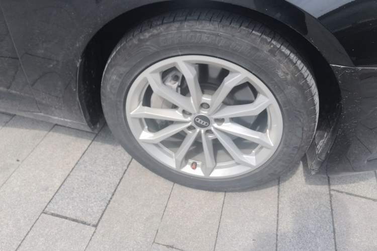 Used Audi A6L 2022 40 TFSI Luxury Prestige Edition Right Front Wheel Hub