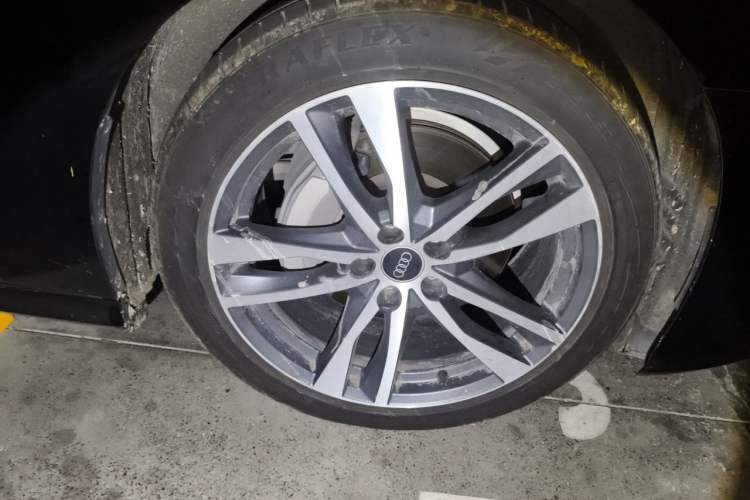 Used Audi A6L 2022 40 TFSI Luxury Dynamic Model Right Front Wheel Hub
