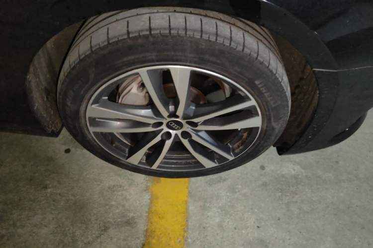 Used Audi A6L 2022 40 TFSI Luxury Prestige Edition Right Front Wheel Hub