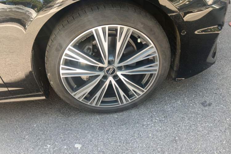 Used Audi A6L 2022 45 TFSI quattro Prestige Dynamic Edition Right Front Wheel Hub