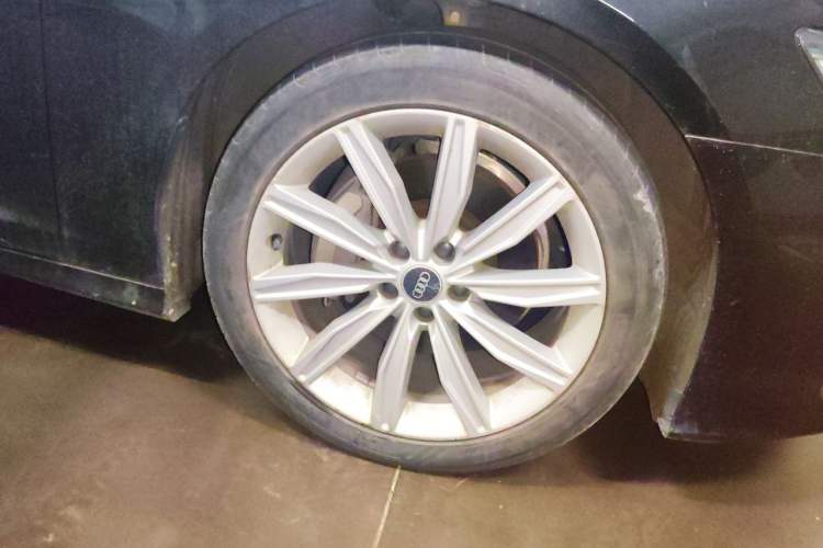 Used Audi A6L 2022 45 TFSI Prestige Dynamic Edition Right Front Wheel Hub