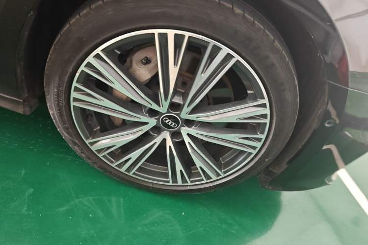Used Audi A6L 2022 55 TFSI quattro Prestige Dynamic Edition Right Front Wheel Hub