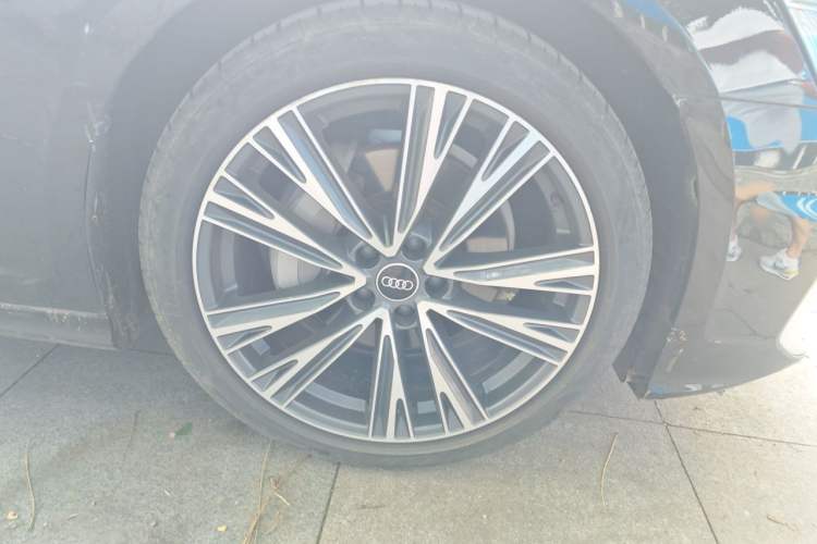 Used Audi A6L 2022 45 TFSI Prestige Dynamic Edition Right Front Wheel Hub