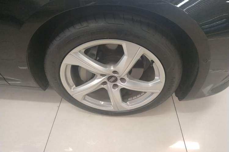 Used Audi A6L 2022 45 TFSI quattro Prestige Elegant Edition Right Front Wheel Hub