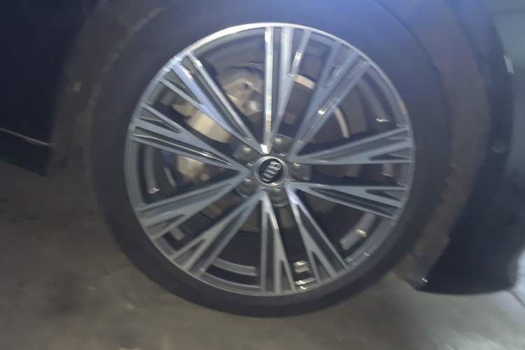 Used Audi A6L 2022 45 TFSI quattro Prestige Dynamic Edition Right Front Wheel Hub