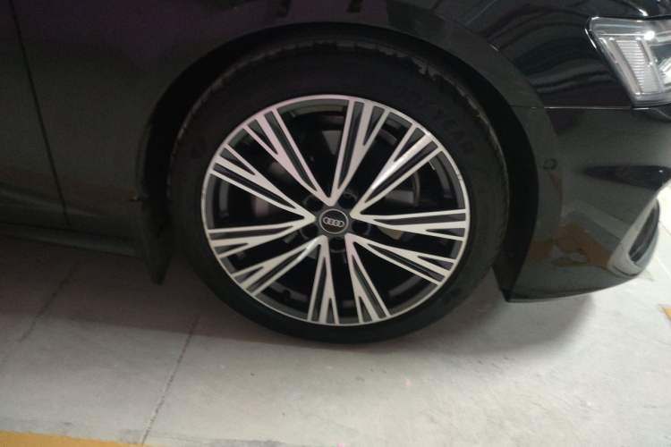 Used Audi A6L 2022 45 TFSI Prestige Dynamic Edition Right Front Wheel Hub