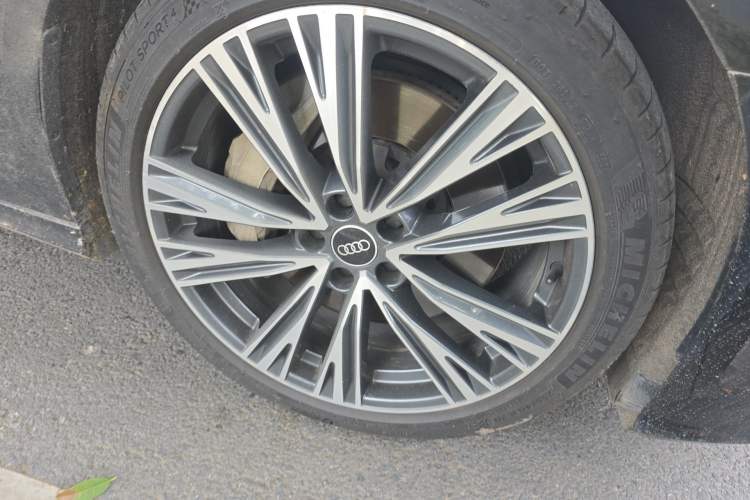 Used Audi A6L 2022 55 TFSI quattro Prestige Dynamic Edition Right Front Wheel Hub