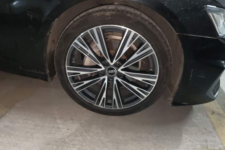 Used Audi A6L 2022 45 TFSI Prestige Dynamic Edition Right Front Wheel Hub