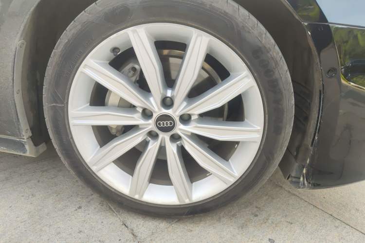 Used Audi A6L 2022 45 TFSI Prestige Dynamic Edition Right Front Wheel Hub