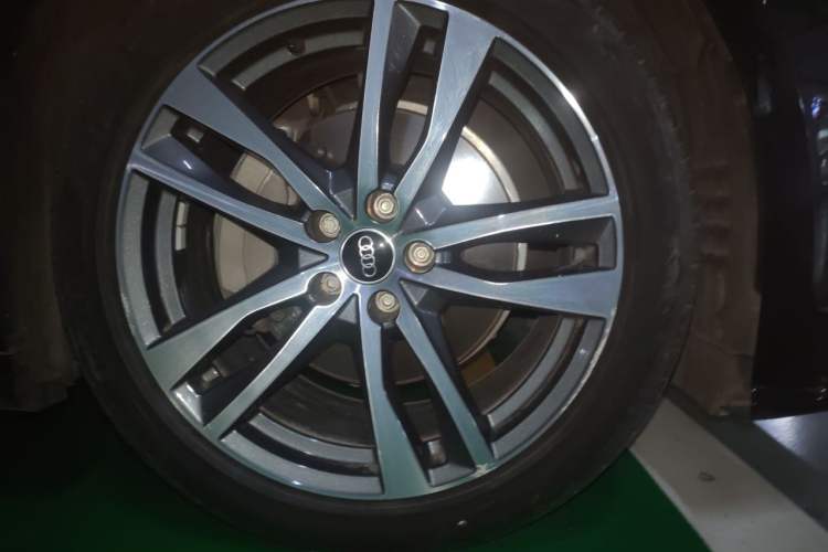 Used Audi A6L 2022 40 TFSI Luxury Dynamic Model Right Front Wheel Hub
