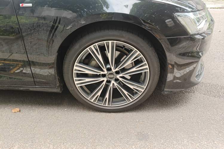 Used Audi A6L 2022 45 TFSI Prestige Dynamic Edition Right Front Wheel Hub
