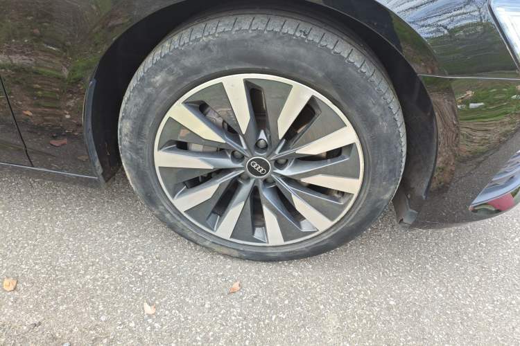 Used Audi A6L 2022 45 TFSI Prestige Elegant Edition Right Front Wheel Hub