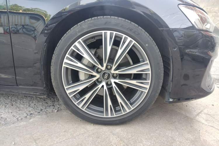 Used Audi A6L 2022 45 TFSI Prestige Dynamic Edition Right Front Wheel Hub