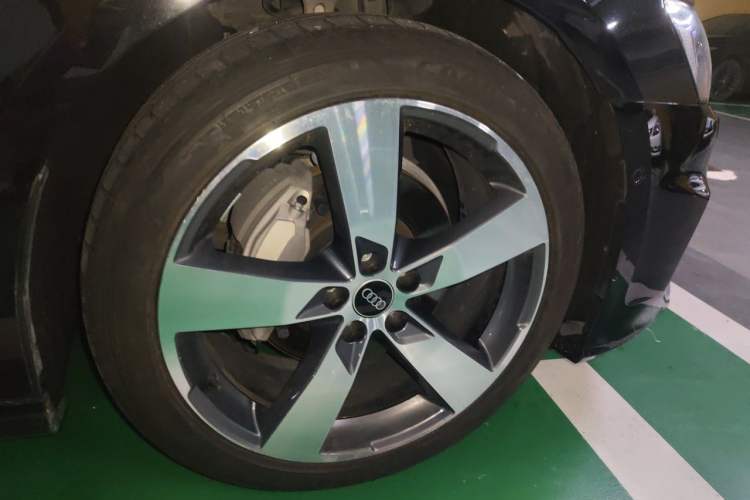 Used Audi A6L 2022 45 TFSI quattro Prestige Dynamic Edition Right Front Wheel Hub