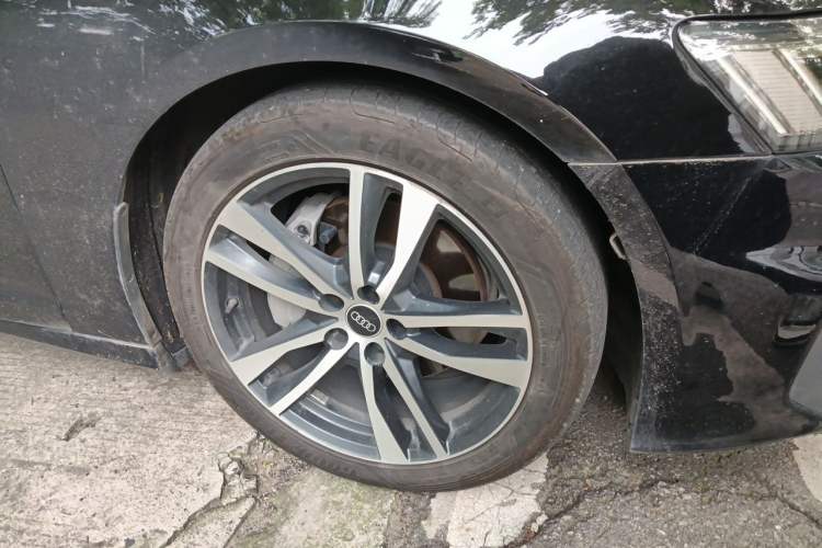 Used Audi A6L 2022 40 TFSI Luxury Dynamic Model Right Front Wheel Hub