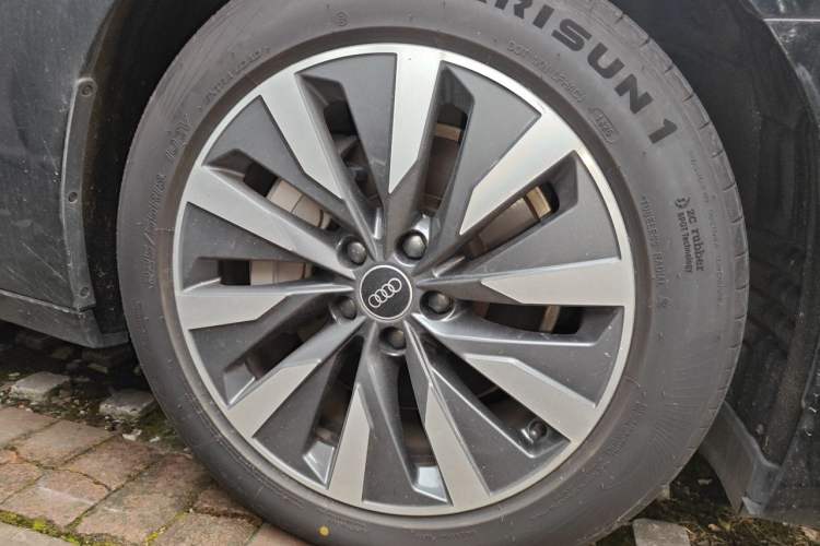 Used Audi A6L 2022 45 TFSI Prestige Elegant Edition Right Front Wheel Hub