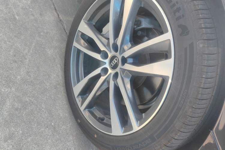 Used Audi A6L 2022 40 TFSI Luxury Dynamic Model Right Front Wheel Hub
