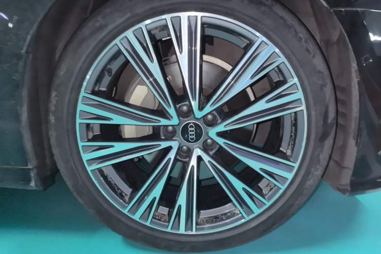 Used Audi A6L 2022 45 TFSI quattro Prestige Dynamic Edition Right Front Wheel Hub