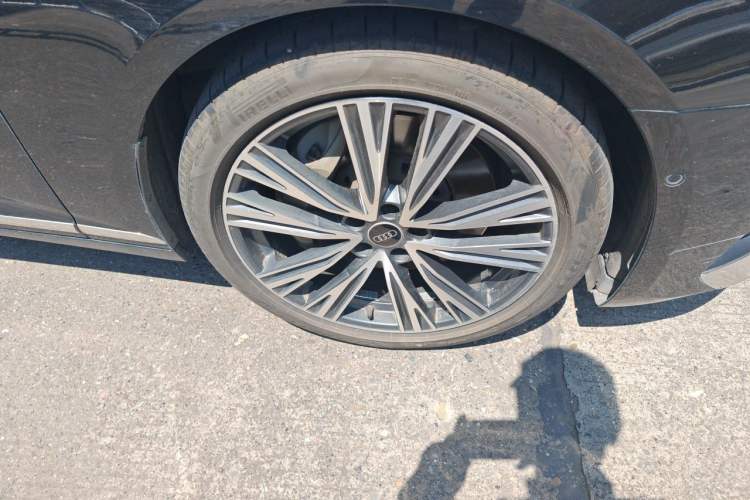 Used Audi A6L 2022 55 TFSI quattro Prestige Elegant Edition Right Front Wheel Hub