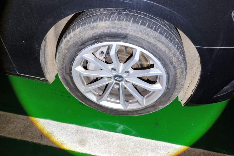 Used Audi A6L 2022 40 TFSI Luxury Prestige Edition Right Front Wheel Hub