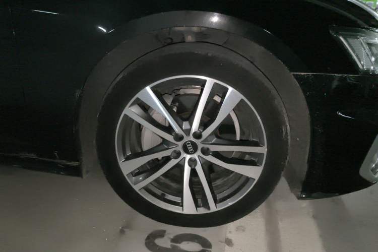 Used Audi A6L 2022 40 TFSI Luxury Dynamic Model Right Front Wheel Hub