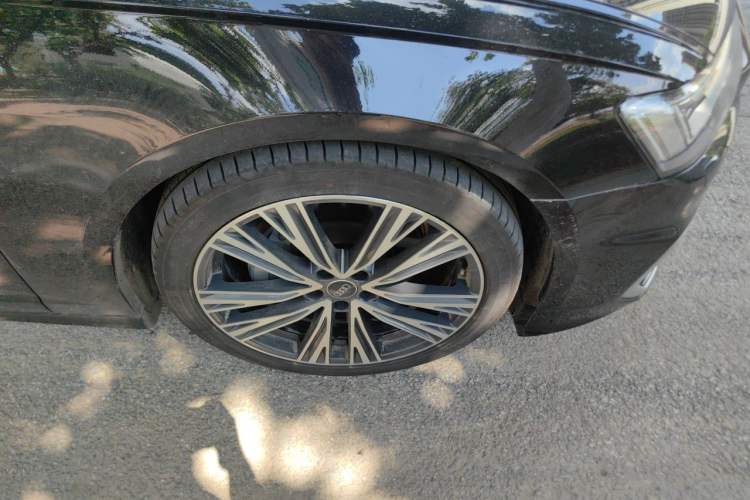 Used Audi A6L 2022 45 TFSI quattro Prestige Dynamic Edition Right Front Wheel Hub