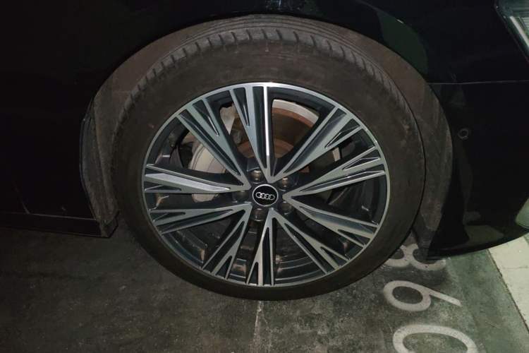Used Audi A6L 2022 45 TFSI Prestige Dynamic Edition Right Front Wheel Hub
