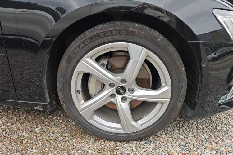 Used Audi A6L 2022 45 TFSI quattro Prestige Elegant Edition Right Front Wheel Hub