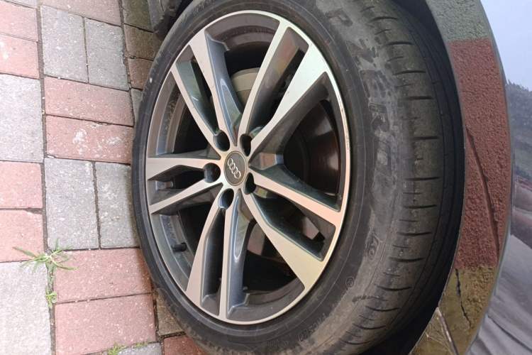 Used Audi A6L 2022 40 TFSI Luxury Dynamic Model Right Front Wheel Hub