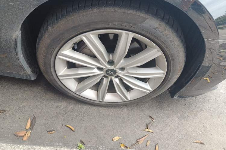 Used Audi A6L 2022 45 TFSI Prestige Dynamic Edition Right Front Wheel Hub