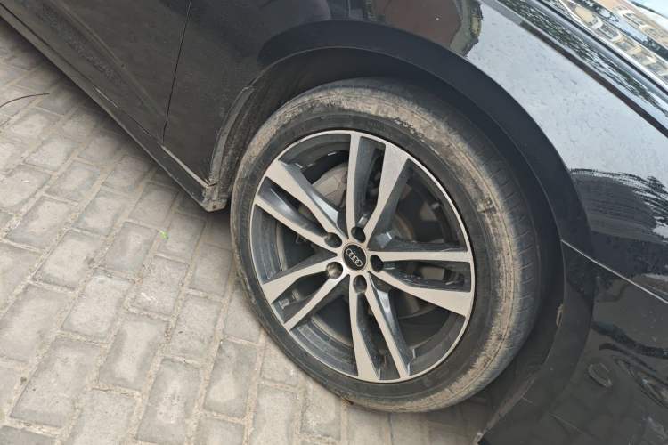 Used Audi A6L 2022 40 TFSI Luxury Dynamic Model Right Front Wheel Hub