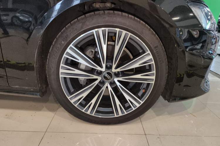 Used Audi A6L 2022 45 TFSI quattro Prestige Dynamic Edition Right Front Wheel Hub