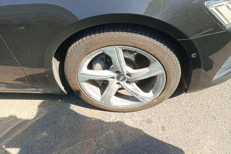 Used Audi A6L 2022 45 TFSI quattro Prestige Elegant Edition Right Front Wheel Hub
