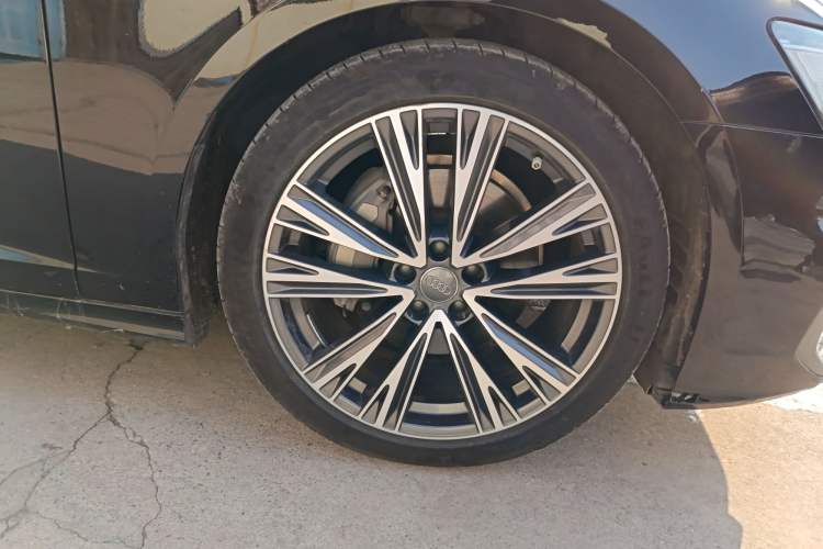 Used Audi A6L 2022 45 TFSI Prestige Dynamic Edition Right Front Wheel Hub