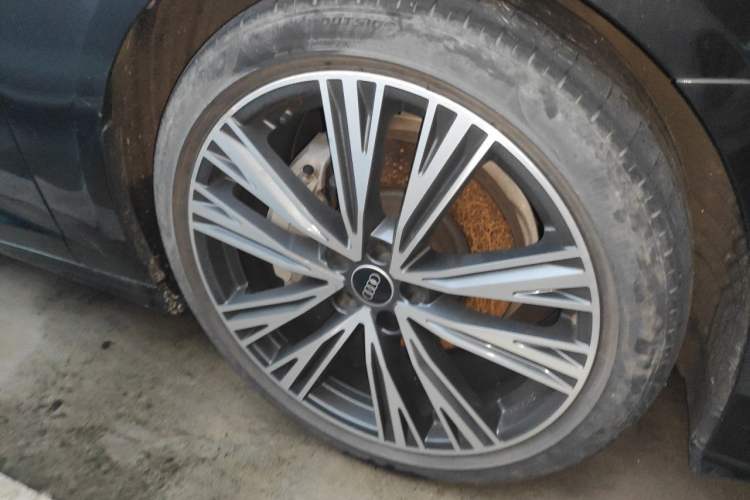 Used Audi A6L 2022 45 TFSI Prestige Dynamic Edition Right Front Wheel Hub