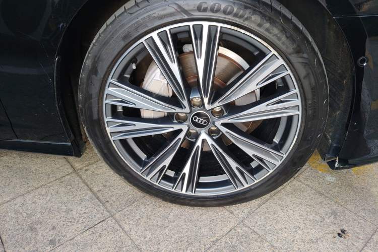 Used Audi A6L 2022 45 TFSI quattro Prestige Dynamic Edition Right Front Wheel Hub