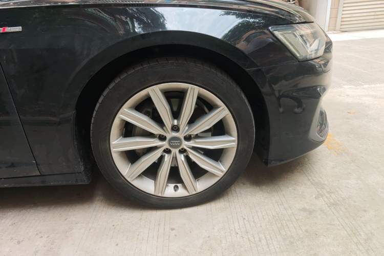 Used Audi A6L 2022 45 TFSI Prestige Dynamic Edition Right Front Wheel Hub