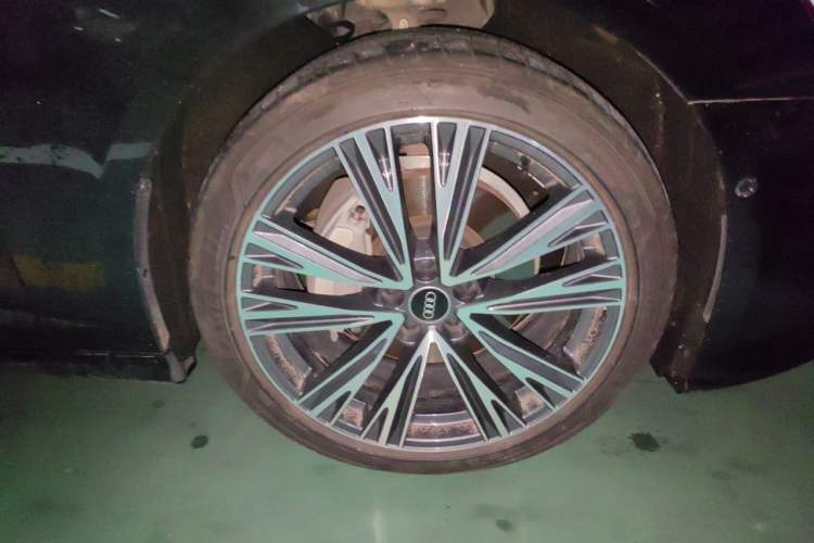 Used Audi A6L 2022 45 TFSI quattro Prestige Dynamic Edition Right Front Wheel Hub