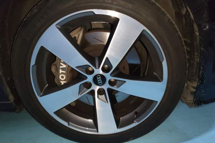 Used Audi A6L 2022 55 TFSI quattro Prestige Dynamic Edition Right Front Wheel Hub