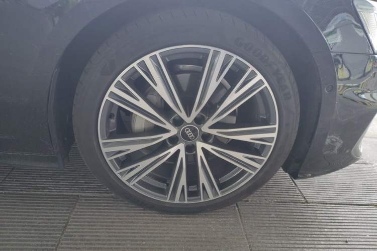 Used Audi A6L 2022 45 TFSI Prestige Dynamic Edition Right Front Wheel Hub