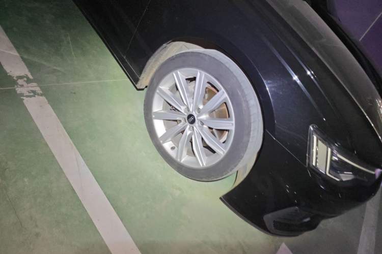 Used Audi A6L 2022 45 TFSI Prestige Dynamic Edition Right Front Wheel Hub