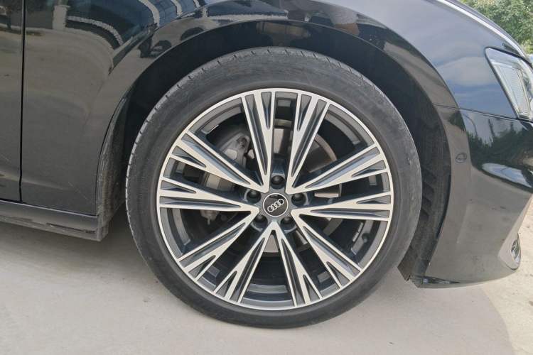 Used Audi A6L 2022 45 TFSI Prestige Dynamic Edition Right Front Wheel Hub