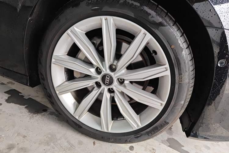 Used Audi A6L 2022 45 TFSI Prestige Dynamic Edition Right Front Wheel Hub