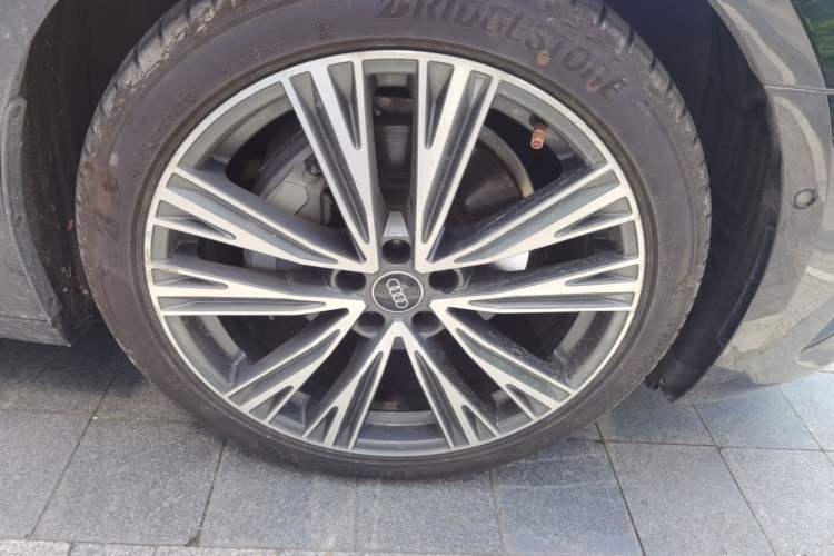 Used Audi A6L 2022 45 TFSI Prestige Elegant Edition Right Front Wheel Hub