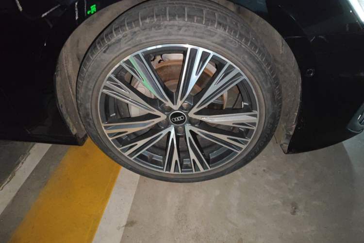 Used Audi A6L 2022 45 TFSI Prestige Dynamic Edition Right Front Wheel Hub