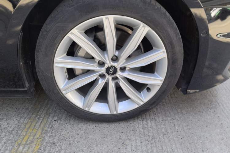 Used Audi A6L 2022 45 TFSI Prestige Dynamic Edition Right Front Wheel Hub