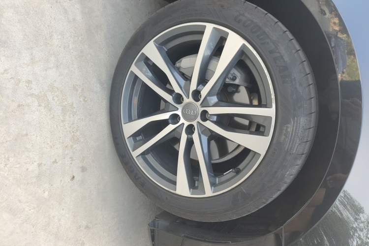 Used Audi A6L 2022 40 TFSI Luxury Dynamic Model Right Front Wheel Hub