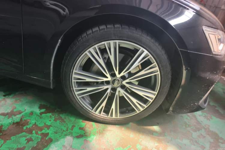 Used Audi A6L 2022 45 TFSI Prestige Dynamic Edition Right Front Wheel Hub