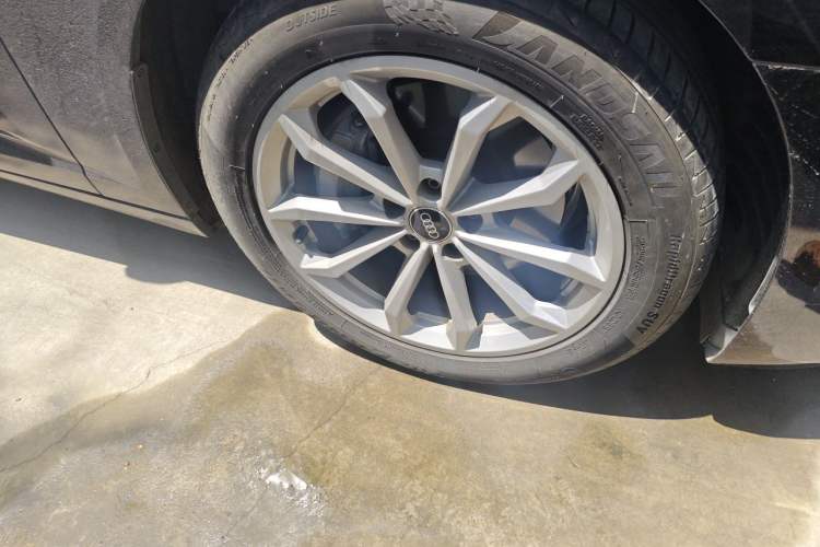 Used Audi A6L 2022 40 TFSI Luxury Prestige Edition Right Front Wheel Hub